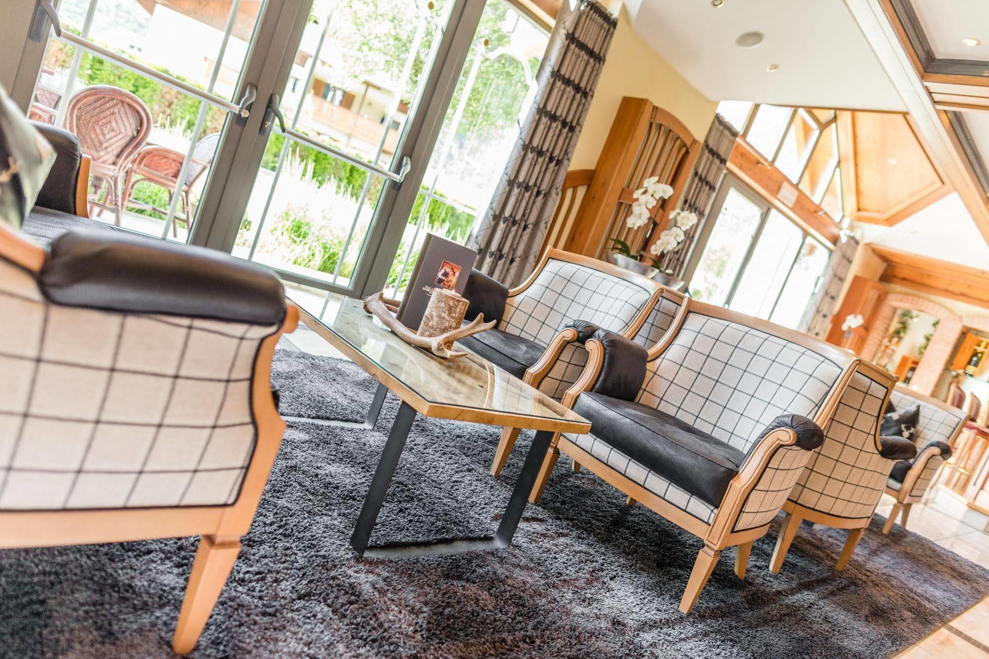 Dolcevita Hotel Jagdhof Laces Extérieur photo
